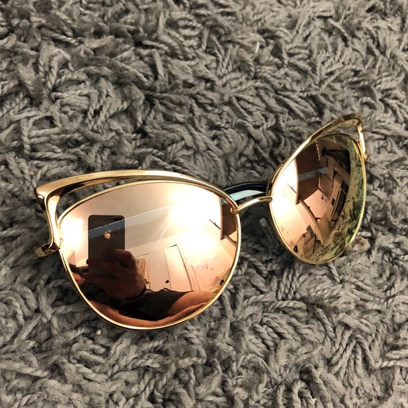 Accessories - CAT EYE SUN GLASSES
